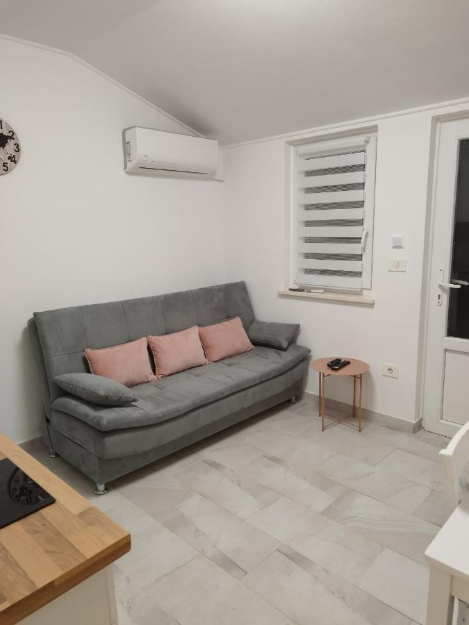 Tonis Appartement Buje Buitenkant foto